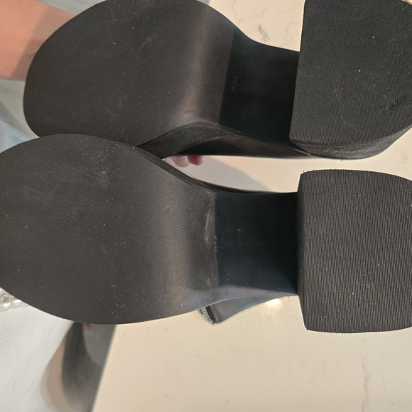 Leather boots - Picture 2 of 10